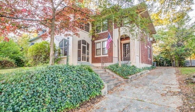 Mins to Downtown, Museum & Parks - Blue Hideaway