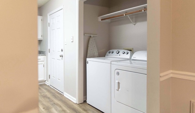 Mins to Park, River, Downtown! Chapel Hill Charmer