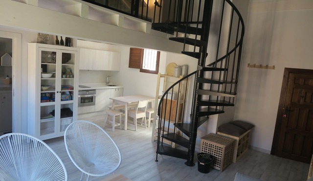 Mirandoacuenca tourist apartment is next to the Cathedral and the Hanging Houses
