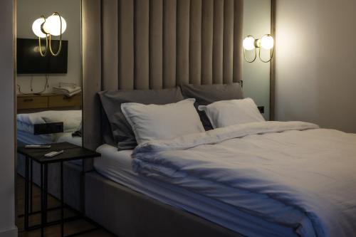 Mirror Apartments