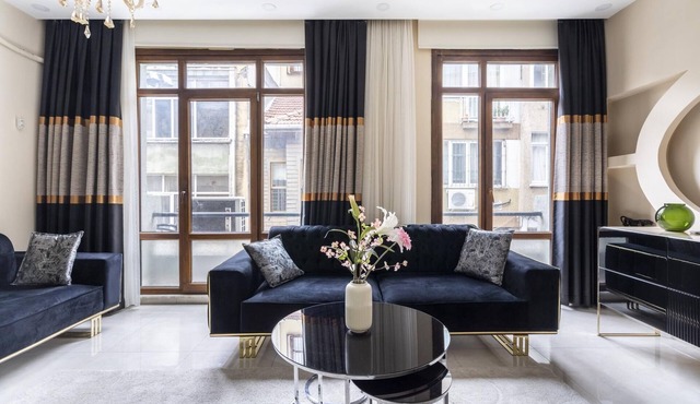 Missafir Central Flat with Balcony in Inonu, Sisli