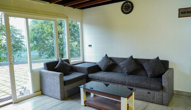 Misty Bush Munnar - Deluxe Double Room