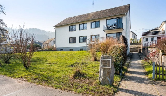 mit Balkon und schönem Moselblick by Interhome
