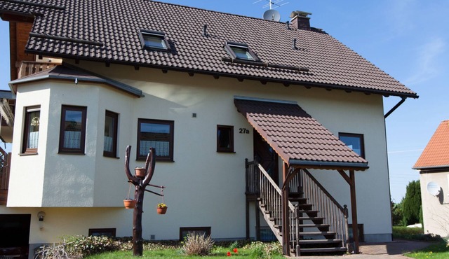 mit Parkplatz und Fahrradunterstellmöglichkeit mit Balkon nah am Wald by Interhome