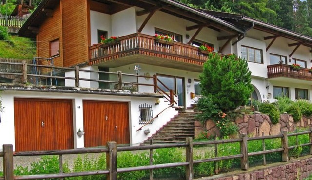 mit privatem Balkon by Interhome