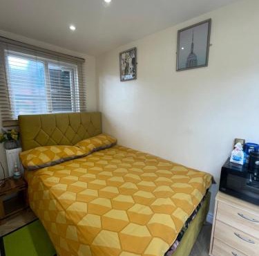 Mitcham Let 11