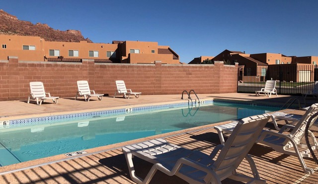 Moab Cataract Condo - 2B/2.5B - Pool - Hot Tub