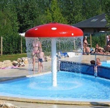 Mobil-home tout confort en camping avec terrasse couverte