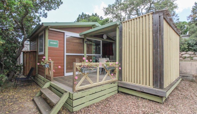 Mobile Home 'Chalet Confort Proche De La Mer' with Shared Pool, Private Terrace and Air Conditioning