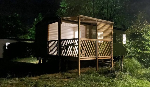 Mobile home with AC, pets OK - 6 guests