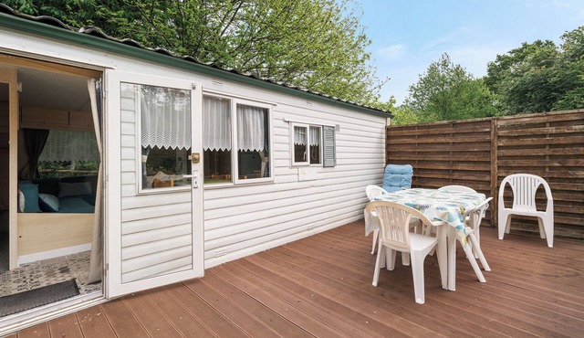 Mobile Home 'Capacity 2 to 4 People' with Shared Pool and Private Terrace