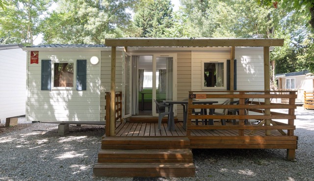 Mobile Home 'Confort C - 1-5 People' with Shared Pool, Private Terrace and Shared Garden