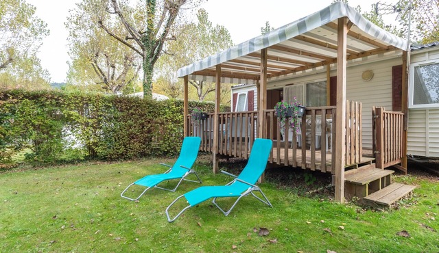 Mobile Home 'Mobile-home Camping De La Truite' with Mountain View, Private Terrace and Wi-Fi