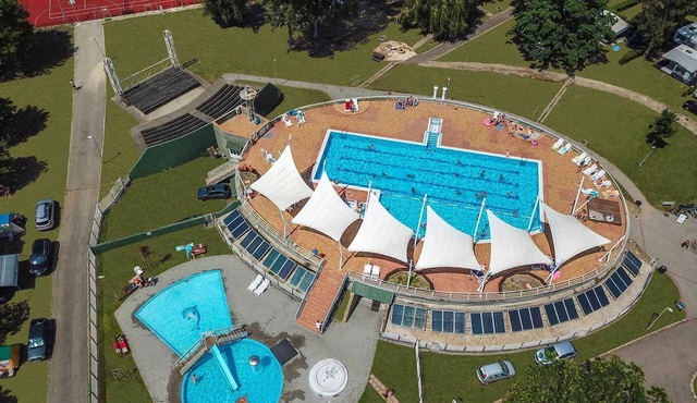 Mobile home with air conditioning, terrace and pool