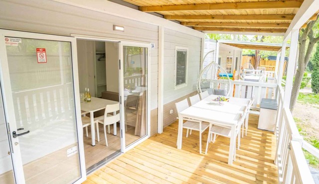 Mobile home with air conditioning, terrace and pool