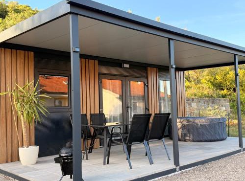 Mobile House Aurora with whirlpool