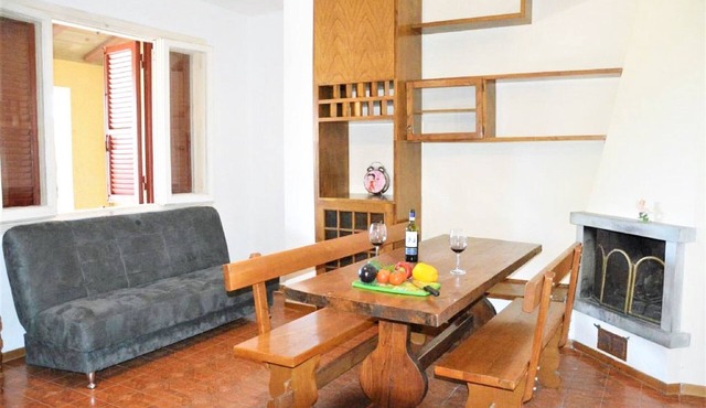 Mobile Home by Lake Trasimeno with Pool