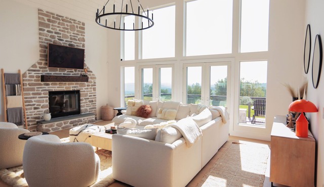Mod Retreat with Hot Tub and Pool in Callicoon
