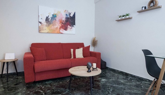 Modern 1 Bd Balcony Apt Near Metro in Kato Patisia