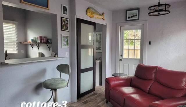 MODERN 1926 COTTAGE DOWNTOWN DAYTONA BEACH - PET FRIENDLY