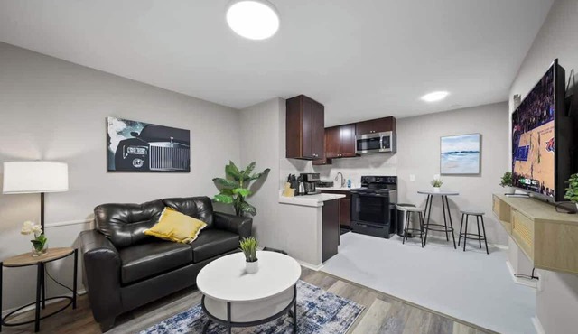 Modern 1BD Apartment Near Ferndale