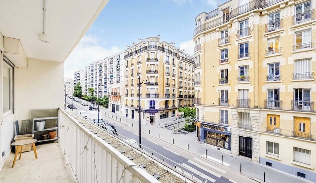 Modern 1bdr/2p Flat With a Balcony - Menilmontant