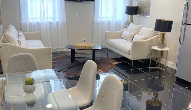 ★MODERN 1BR Apt w/PRIVATE deck! W/D★