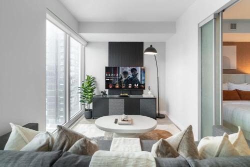 Modern 1BR Designer Condo Sleeps 4