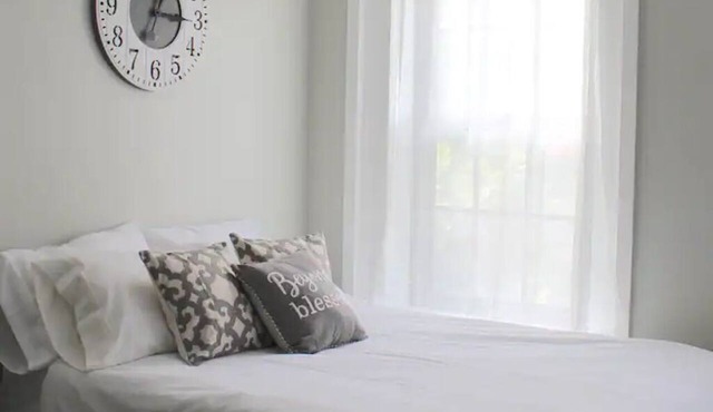 ★MODERN 1BR GREAT Location Downtown! W/D Parking!★