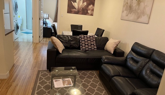 Modern 2 BD RM Vacation Home Near West Edmonton Mall & Transit Center/LRT