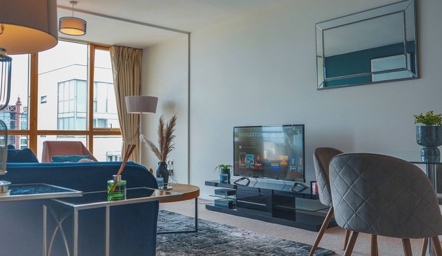 Modern 2 bed, 2 bath Apartment in Dublin 4