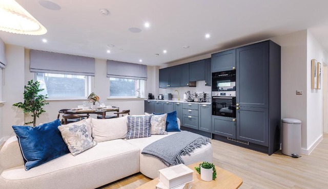 Modern 2-Bed 2-Bath Apartment – Prime Leeds City Centre