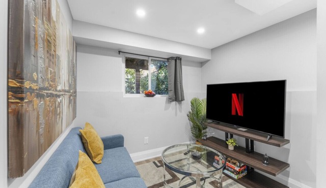 Modern 2-Bed, 2-Bath BSMT suite | Parking | Wi Fi