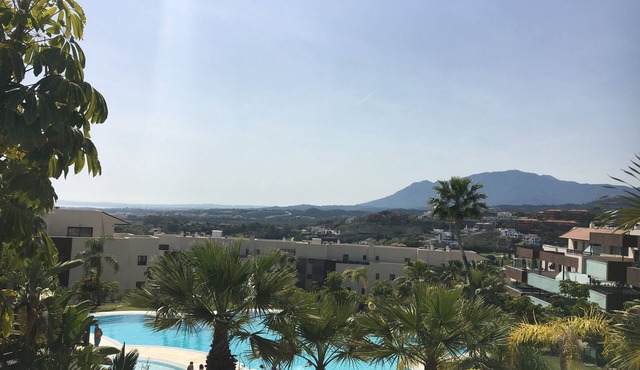 Modern 2 bed 2 Bath ground floor apartment large terrace