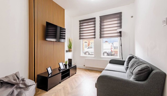 Modern 2-bed home with free on-street parking, fast Wi-Fi & family amenities.