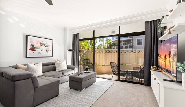 Modern 2-Bed with Pools, Gym, Tennis Court & Sauna