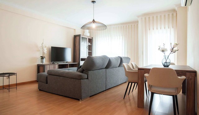 Modern 2-bedroom flat in Odivelas