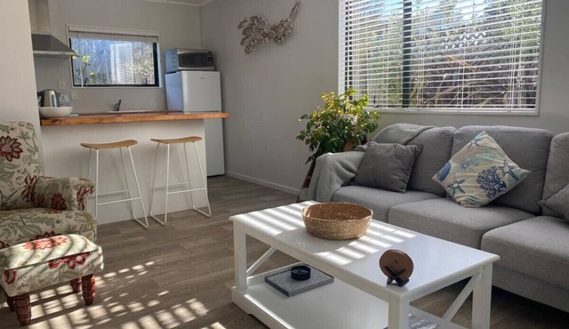 Modern 2 Bedroom Apartment-One Tree Point