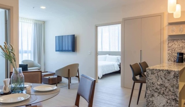 Modern 2-Bedroom Overlooking Panama