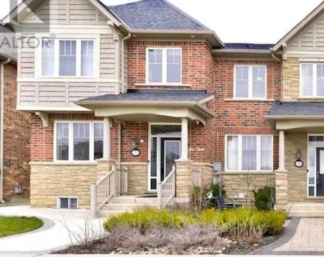 Modern 2 Bedroom Private Suite, Prime Location