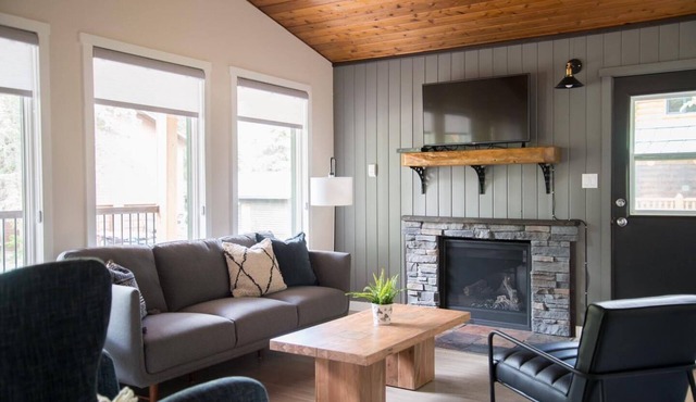 Modern 2 Bedroom Vacation Home