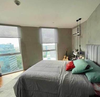 Modern 2 Bedroom Venice Residences with Pool Access in BGC