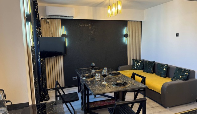Modern 2 BR Flat/Central/Fast Wi-Fi/Free Parking