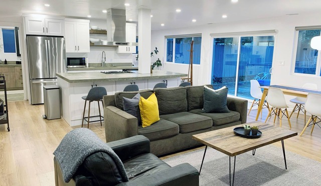 Modern 2 BR, Spacious Guesthouse in Seward Park/Columbia City Next to Lake WA