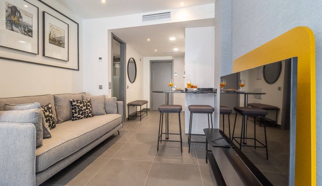 Modern 2-Person Studio in Madrid Center