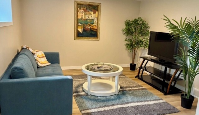 Modern 2 queen bedroom suite with private entrance