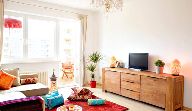 Modern 2-room apartment with balcony & bathtub in Bergmannkiez