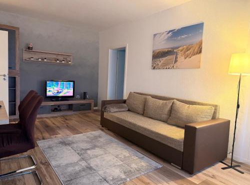 Modern 2-Room Apartment with Free Parking and Balcony