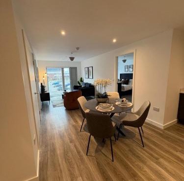 Modern 2BD Apartment In Eccles