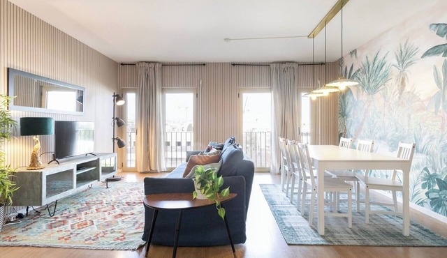 Modern 2bdr flat in the city's heart!